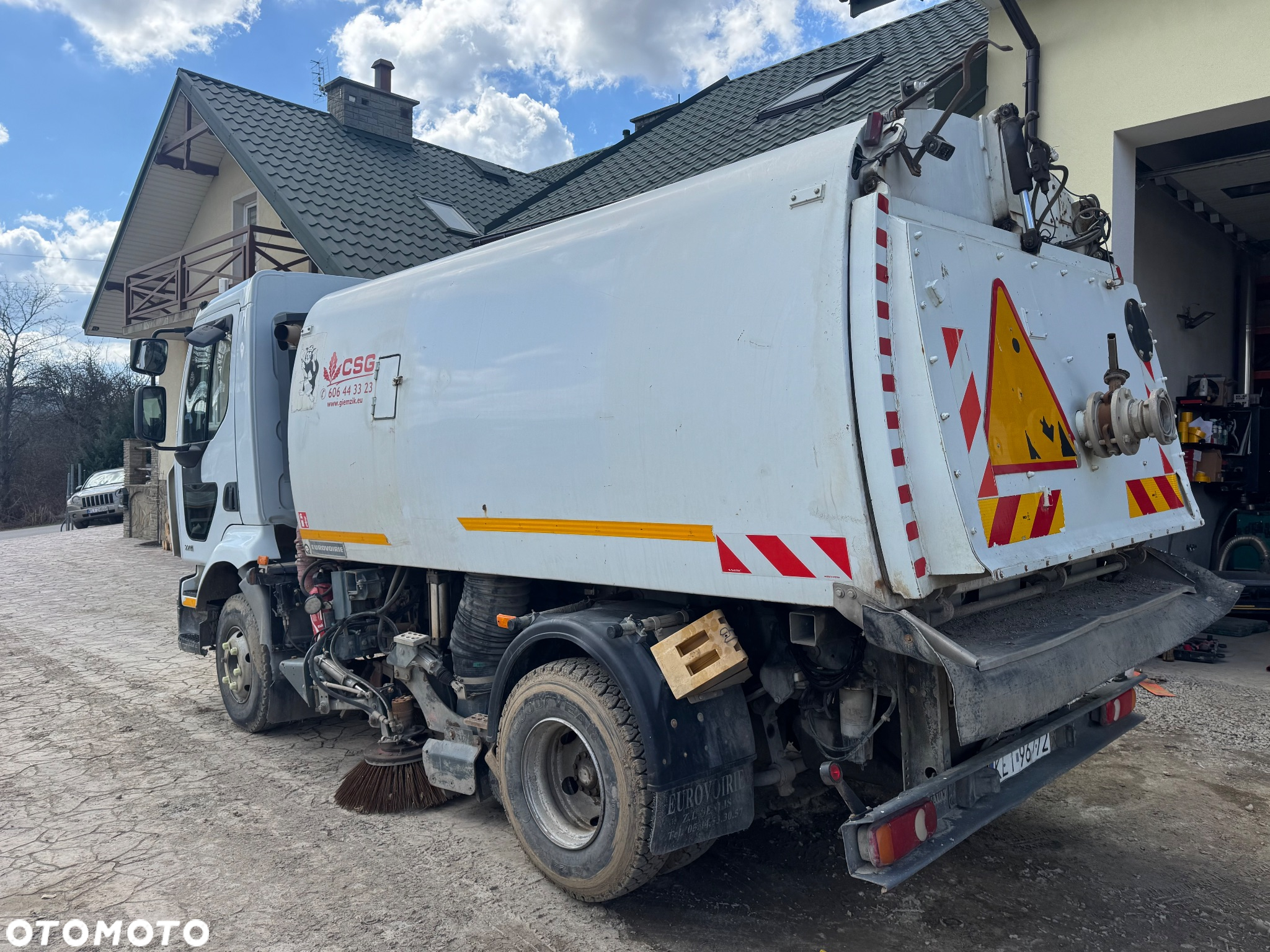 Renault MIdlum zamiatarka samochodowa Bucher polewaczka - 3