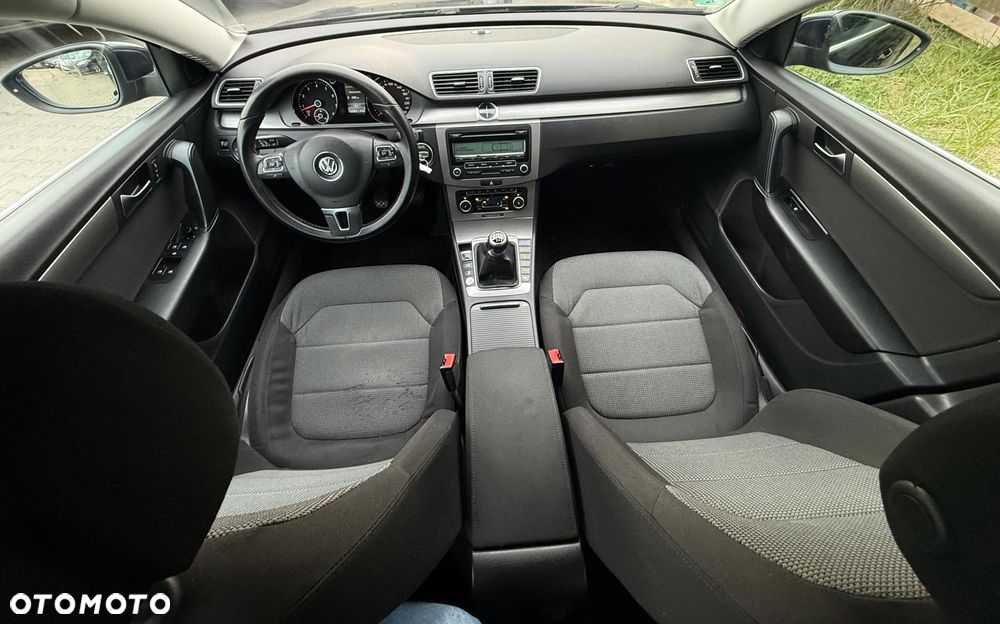 Volkswagen Passat 2011 photo 5
