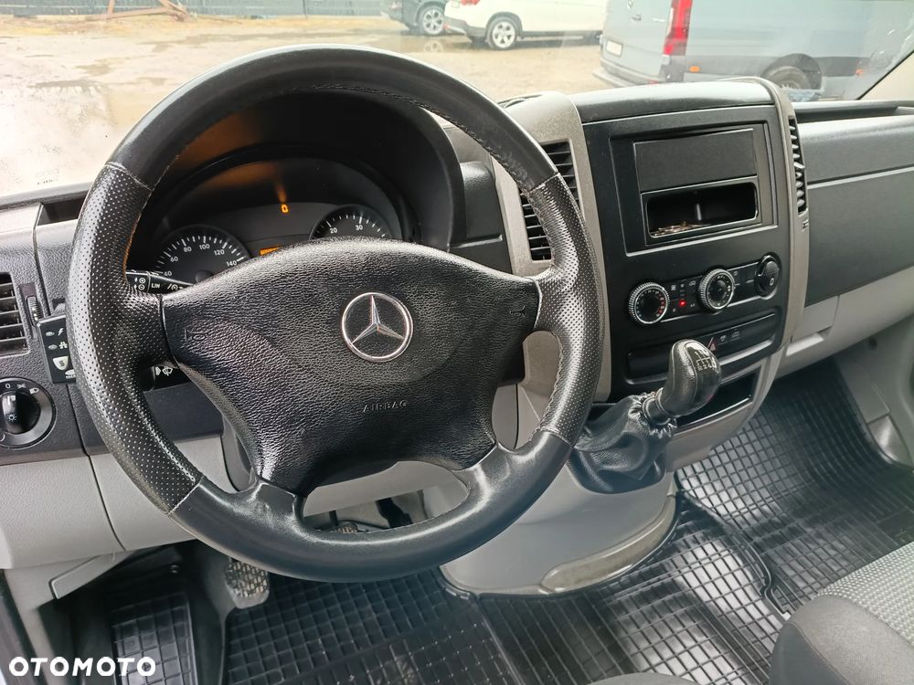 Mercedes-Benz Sprinter - 37