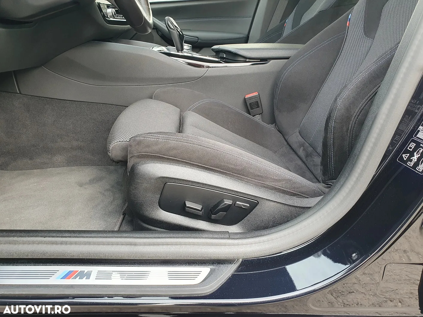 BMW Seria 5 530i xDrive AT MHEV - 12