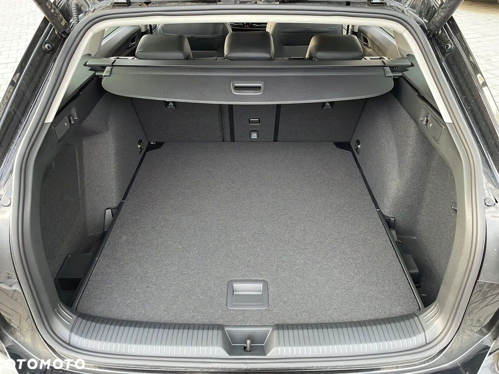 Volkswagen Golf Variant - 24