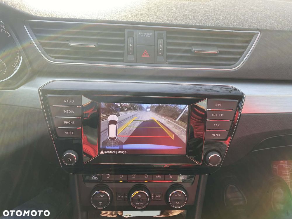 Skoda Superb 1.6 TDI GreenLine - 21