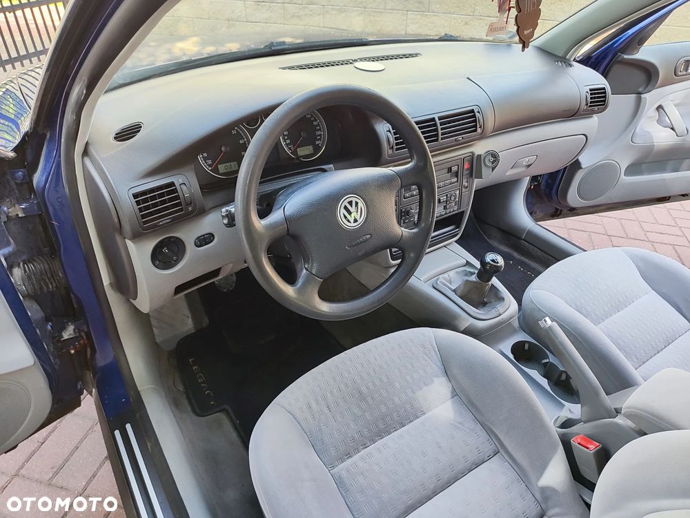 Volkswagen Passat 1.6 Comfortline - 19