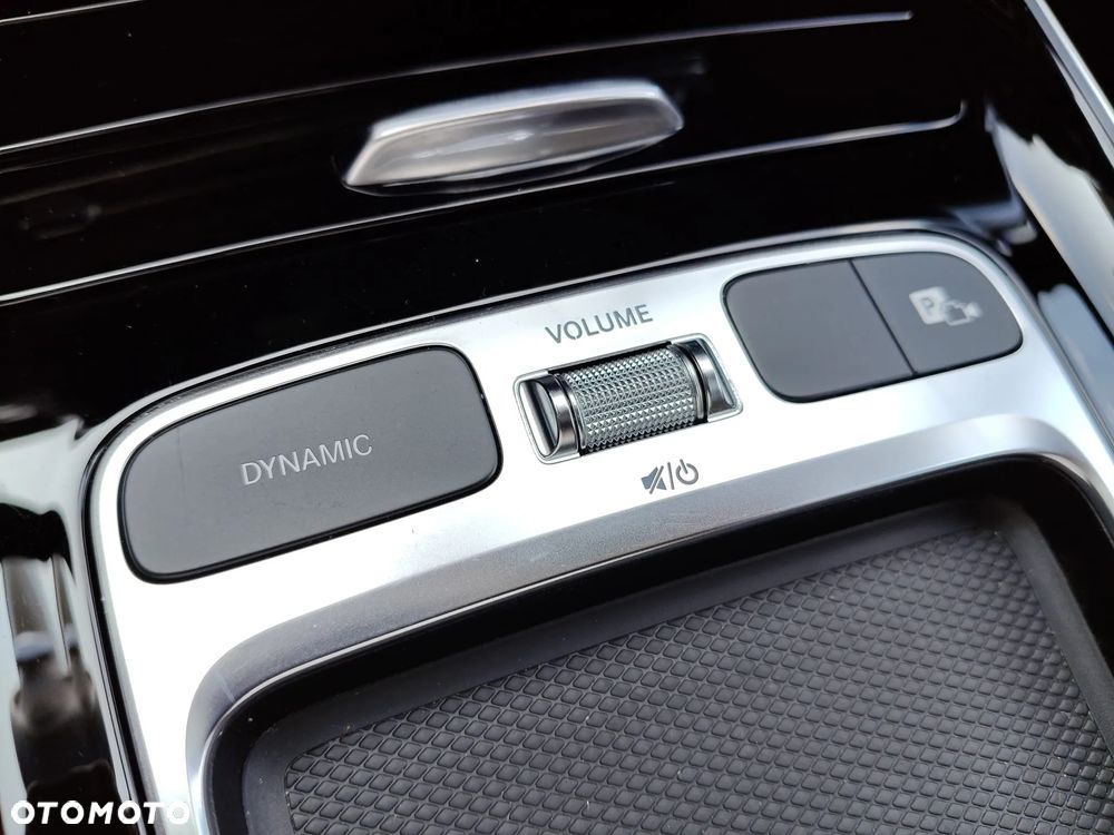 Mercedes-Benz GLB 200 d AMG Line 8G-DCT - 24