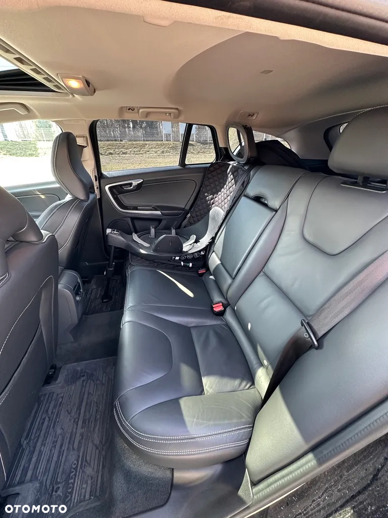 Volvo V60 D5 AWD Summum - 15
