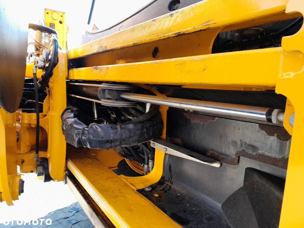 JCB JCB 4CX AEC  2023r - 17