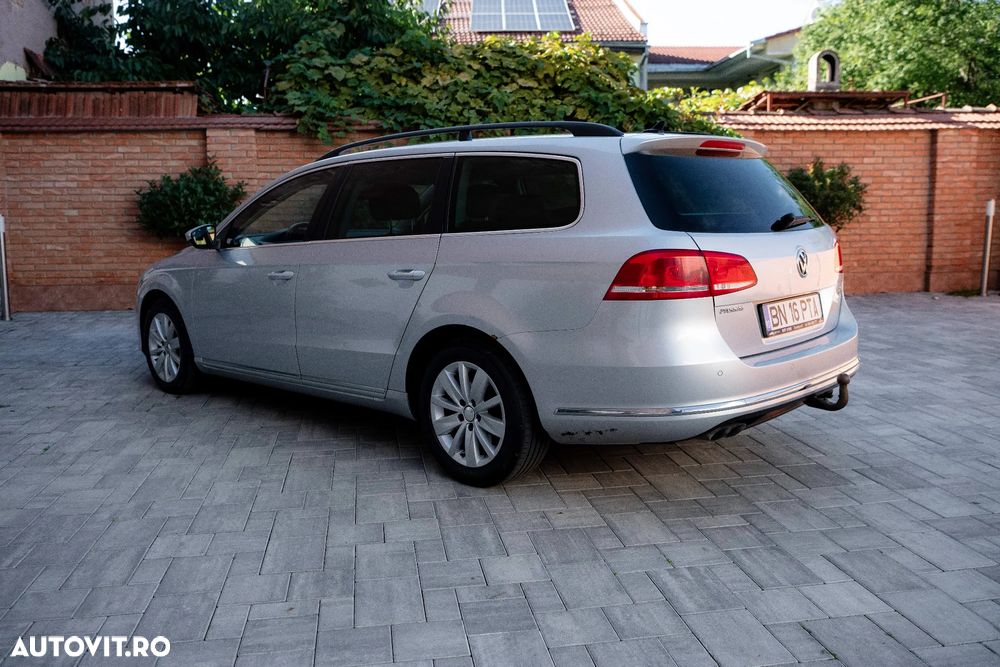 Volkswagen Passat 2.0 TDI BlueMotion Technology DSG Comfortline - 25