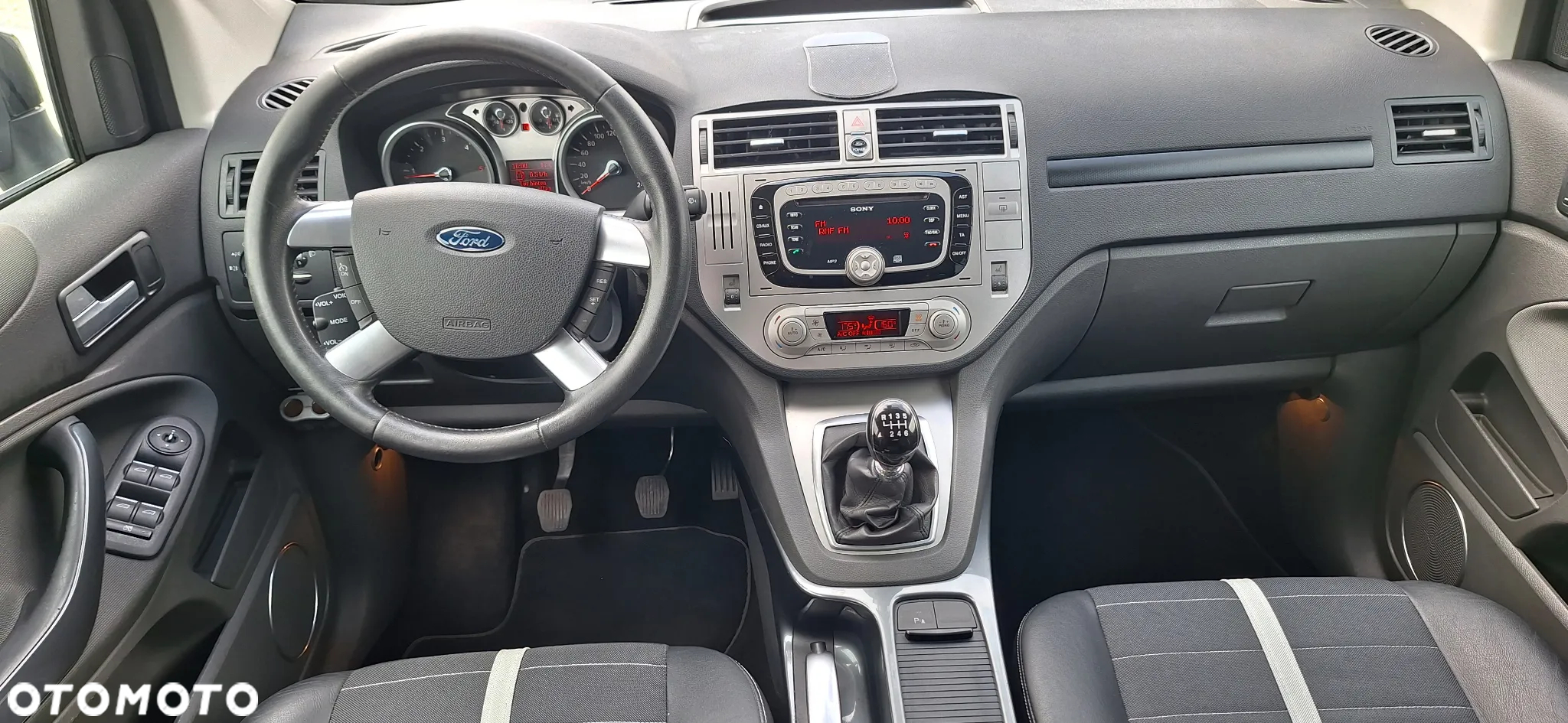Ford Kuga 2.0 TDCi 2x4 Titanium - 17