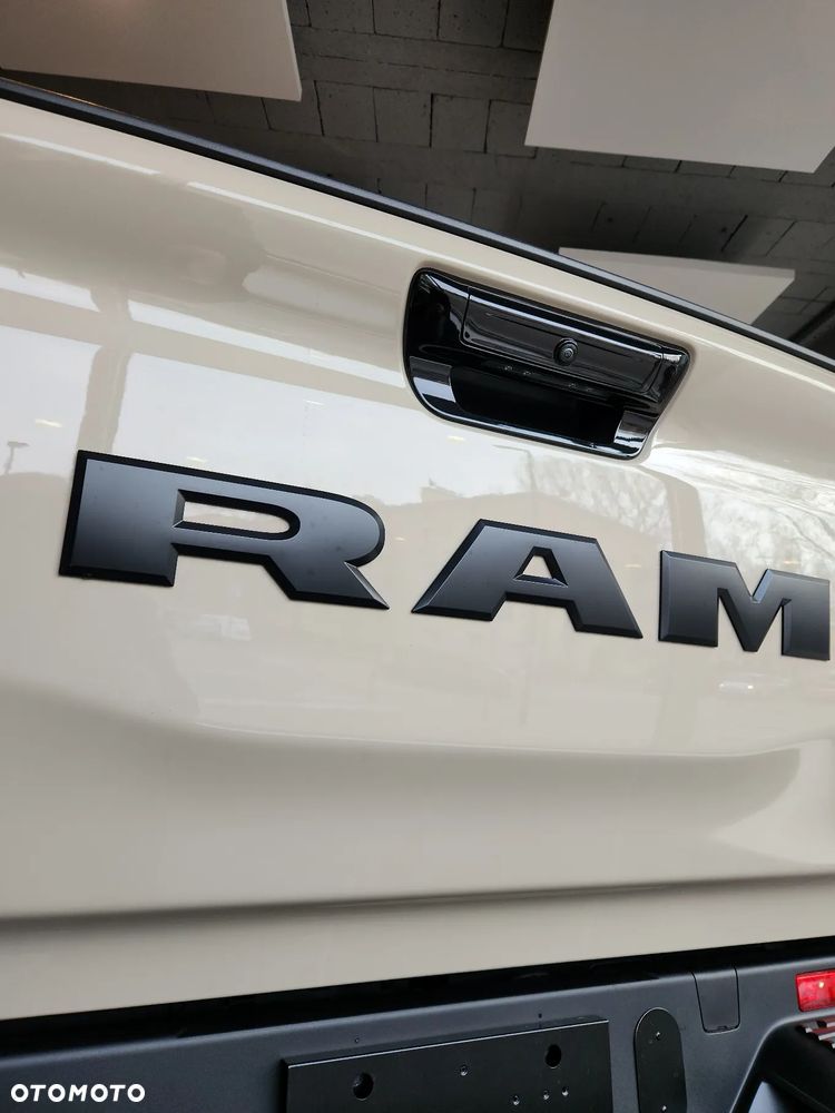 RAM 1500 - 16