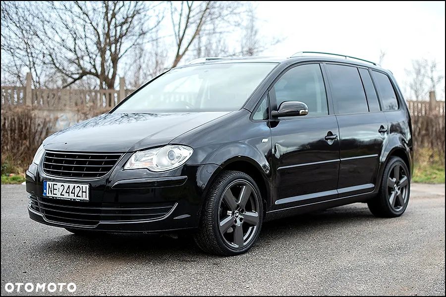Volkswagen Touran - 12
