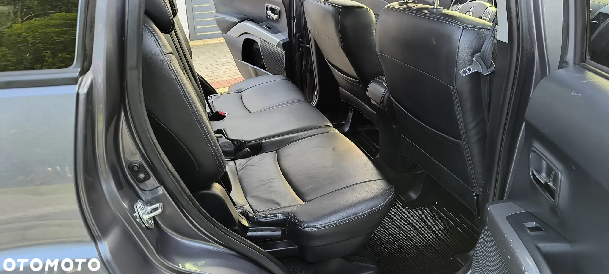 Mitsubishi Outlander 2.4 4WD CVT Intense - 30