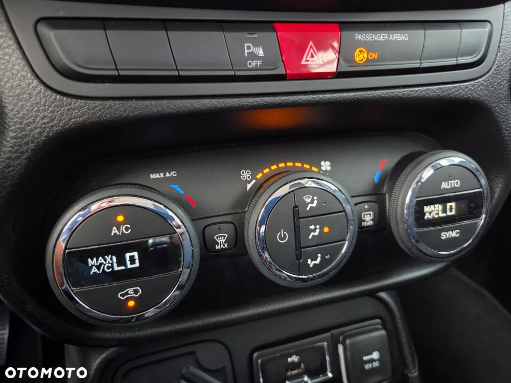 Jeep Renegade 1.6 E-TorQ Longitude - 27