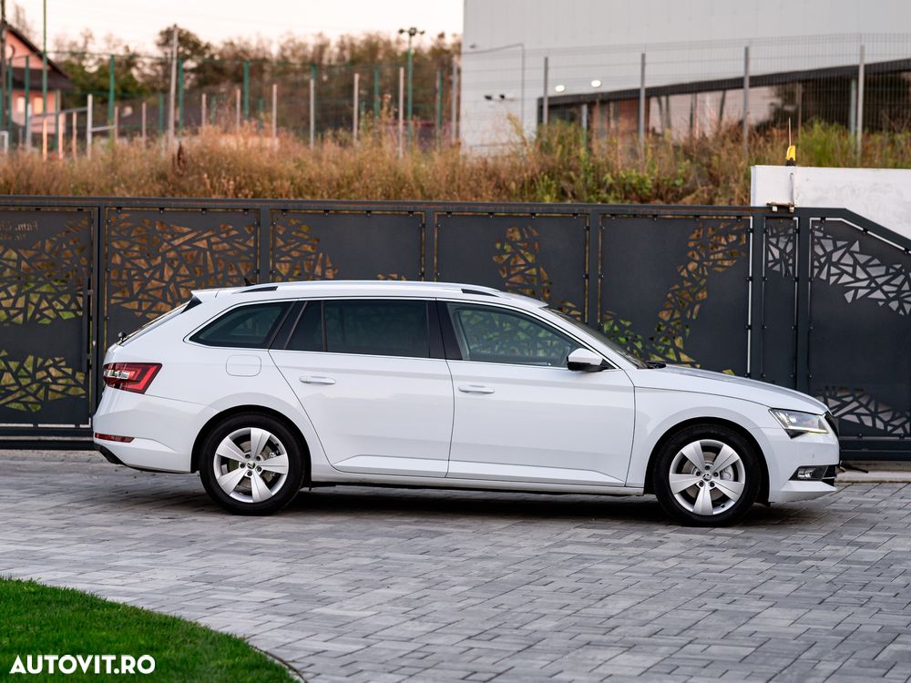 Skoda Superb 2.0 TDI DSG Ambition - 29