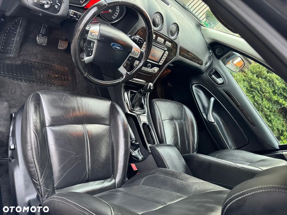 Ford Mondeo 2.0 Ghia - 12