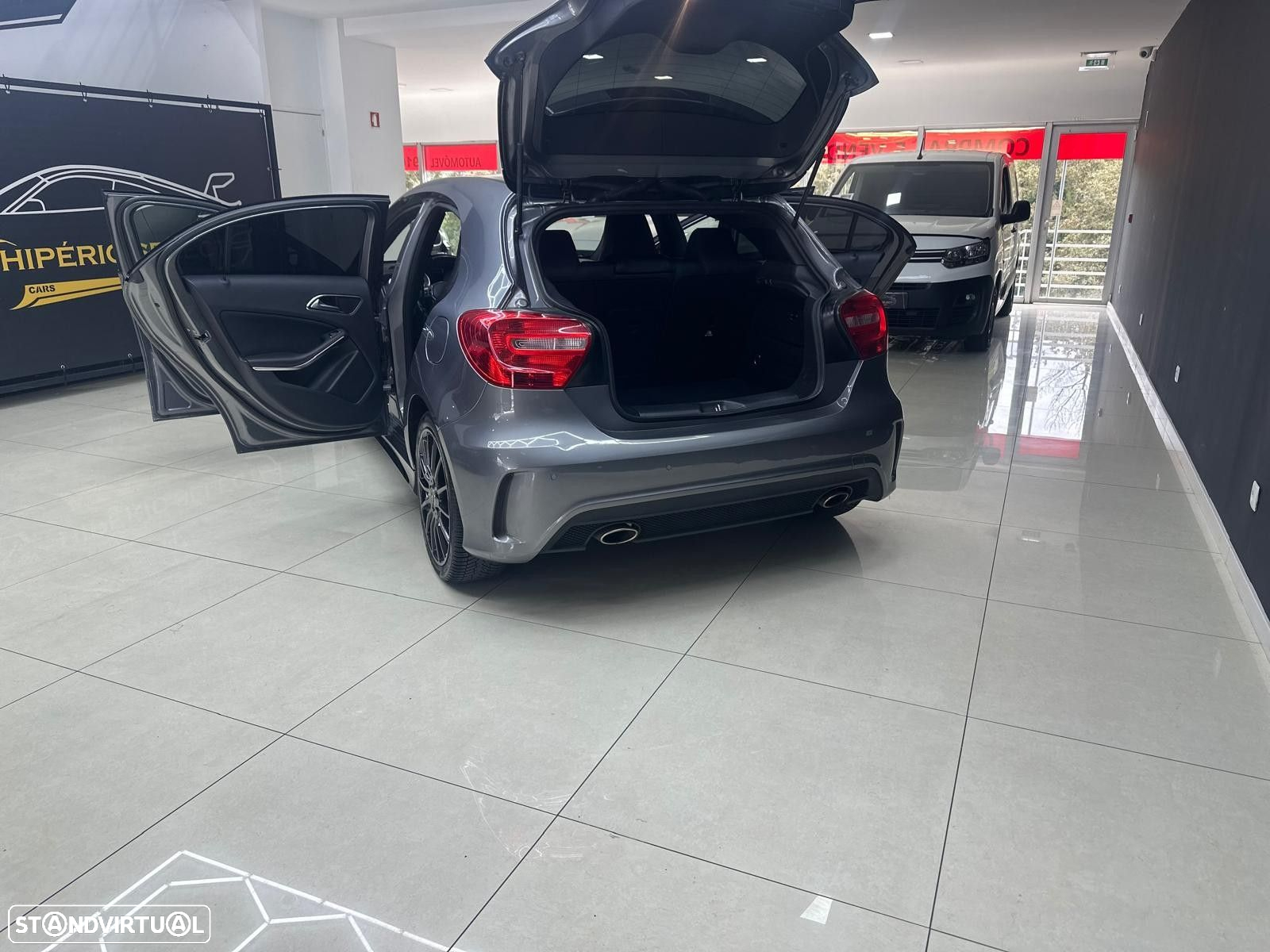 Mercedes-Benz A 180 AMG Line - 8
