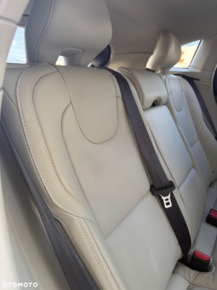 Volvo V40 T3 Drive-E Momentum - 9