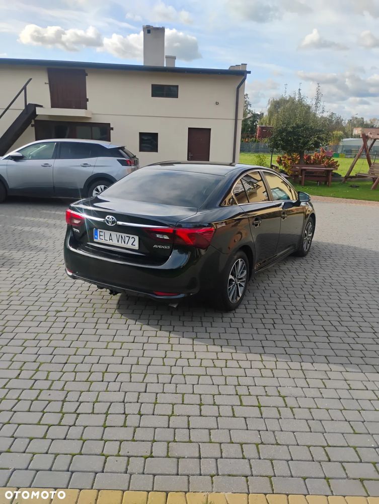 Toyota Avensis 1.6 D-4D Prestige - 4