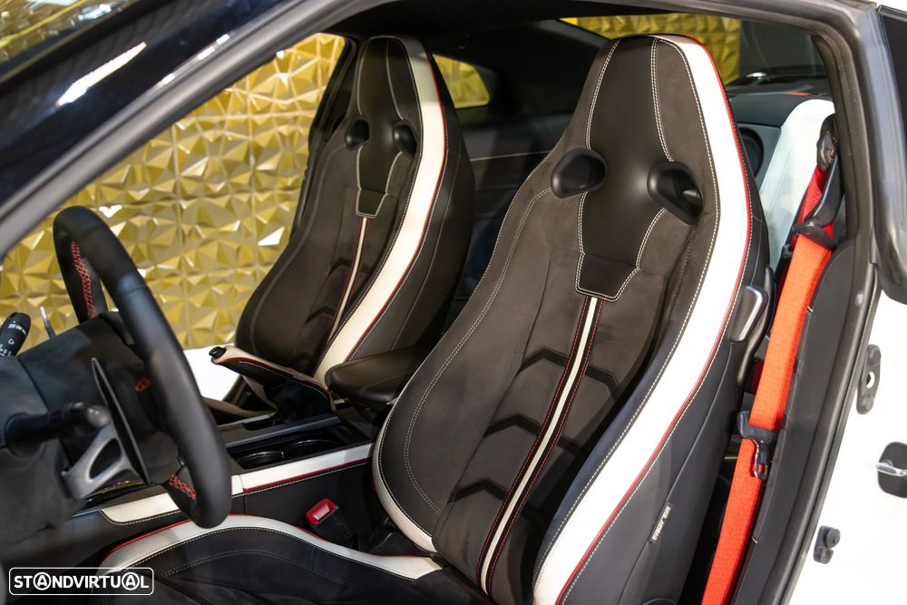 Nissan GT-R Black Edition - 22