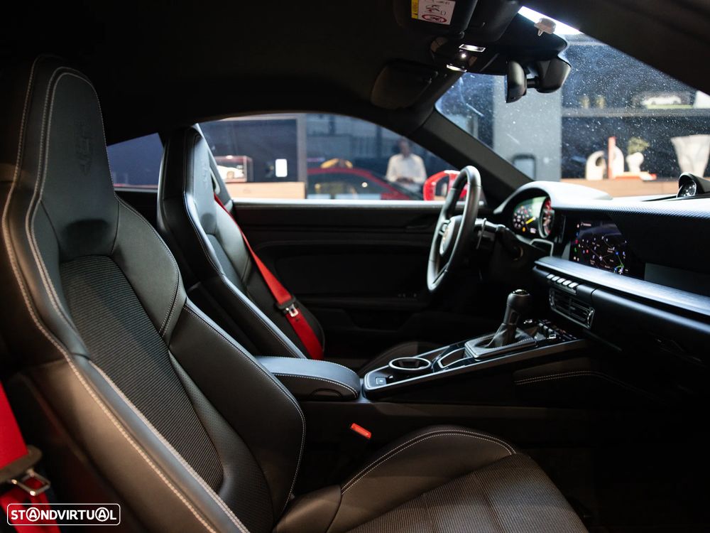 Porsche 911 (992) GT3 Touring Package PDK - 31