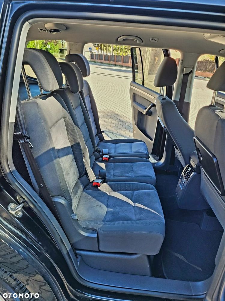 Volkswagen Touran 1.6 TDI DPF BlueMotion Technology DSG Highline - 27