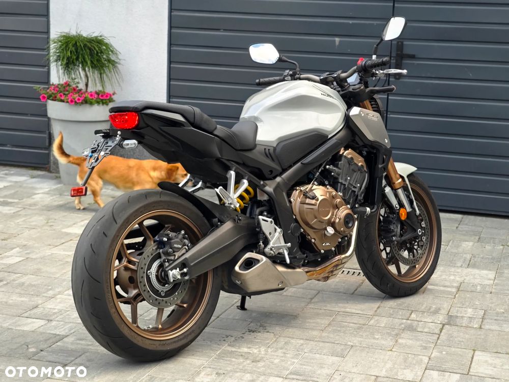 Honda CB - 16