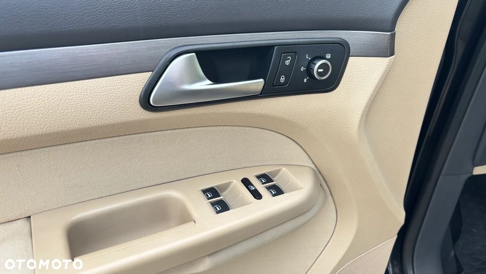 Volkswagen Touran 2.0 TDI DPF Comfortline - 20