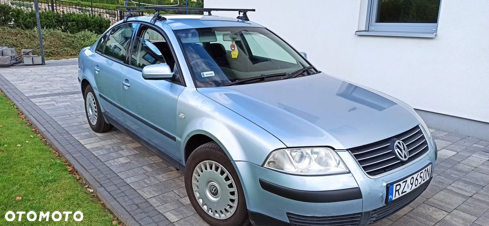 Volkswagen Passat 1.9 TDI Comfortline - 2