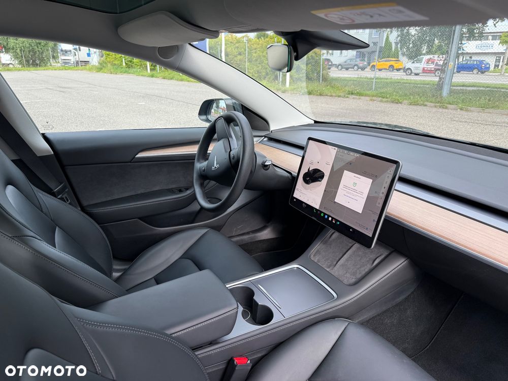 Tesla Model 3 AWD - 15