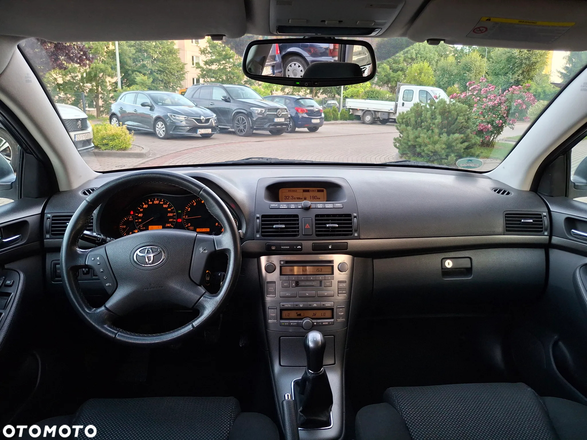 Toyota Avensis 1.8 VVT-i Combi Executive - 22