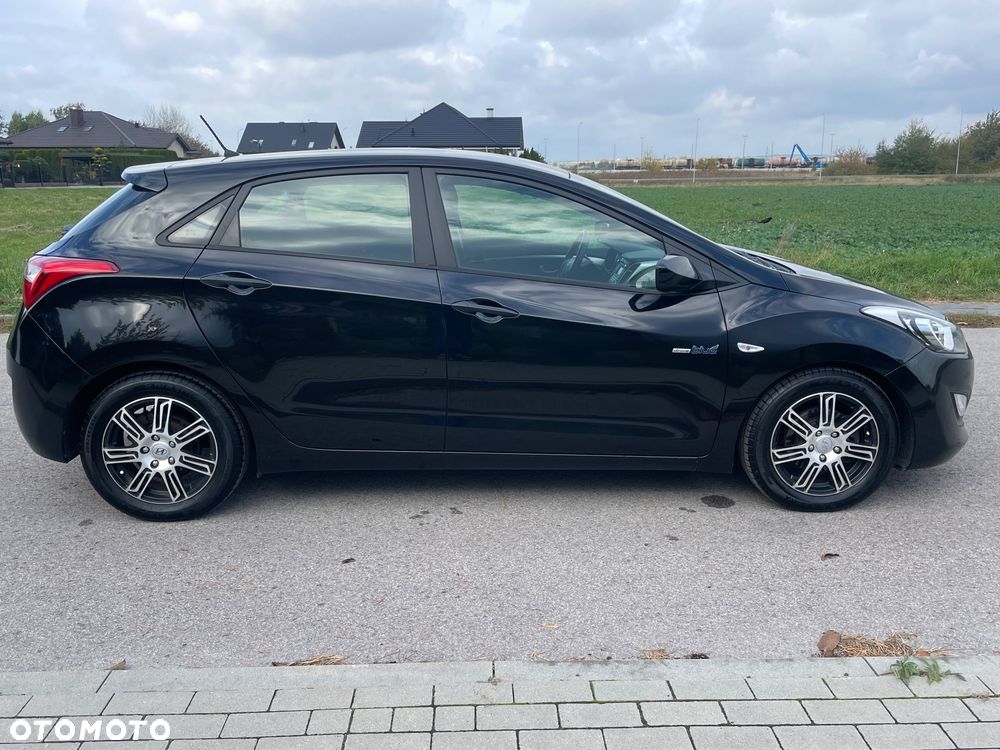 Hyundai i30 blue 1.6 CRDi Style - 28