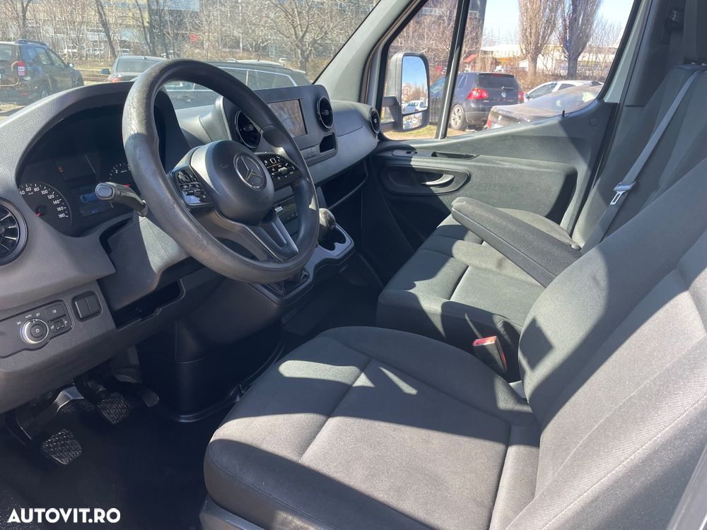 Mercedes-Benz Sprinter - 11