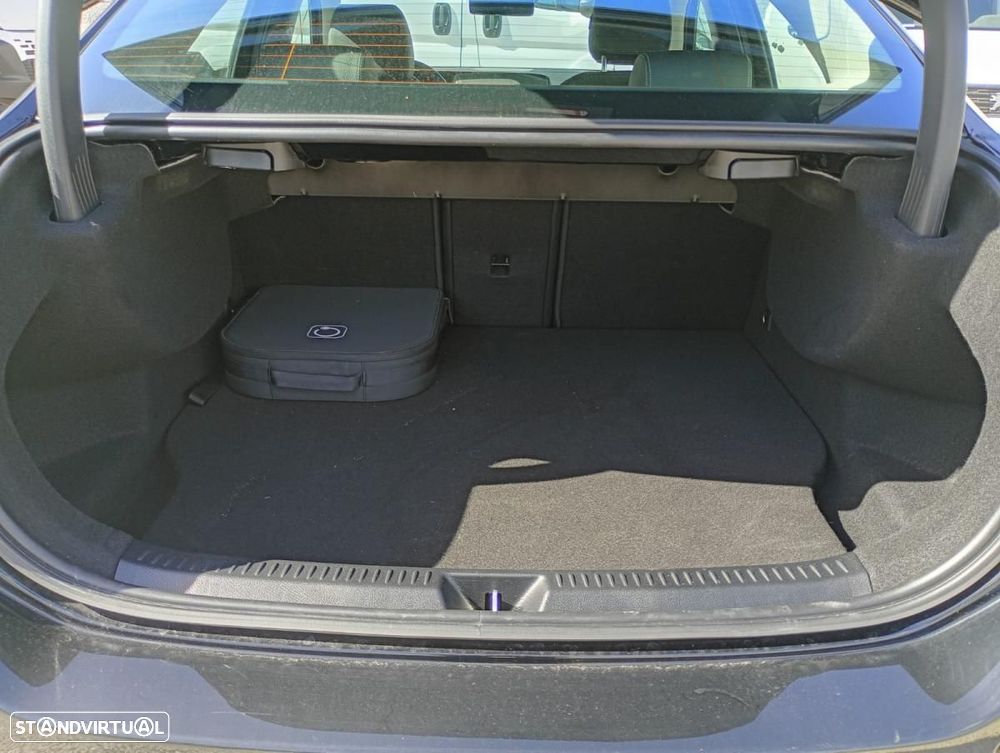 Mercedes-Benz A 250 Limousine e 8G-DCT - 10