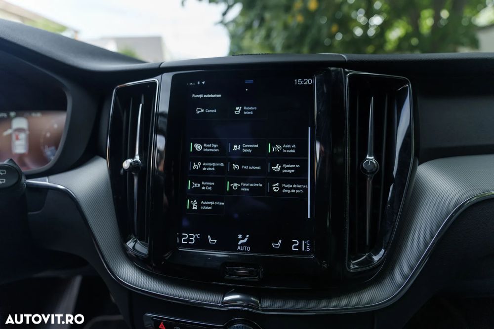 Volvo XC 60 B4 MHEV R-Design - 37