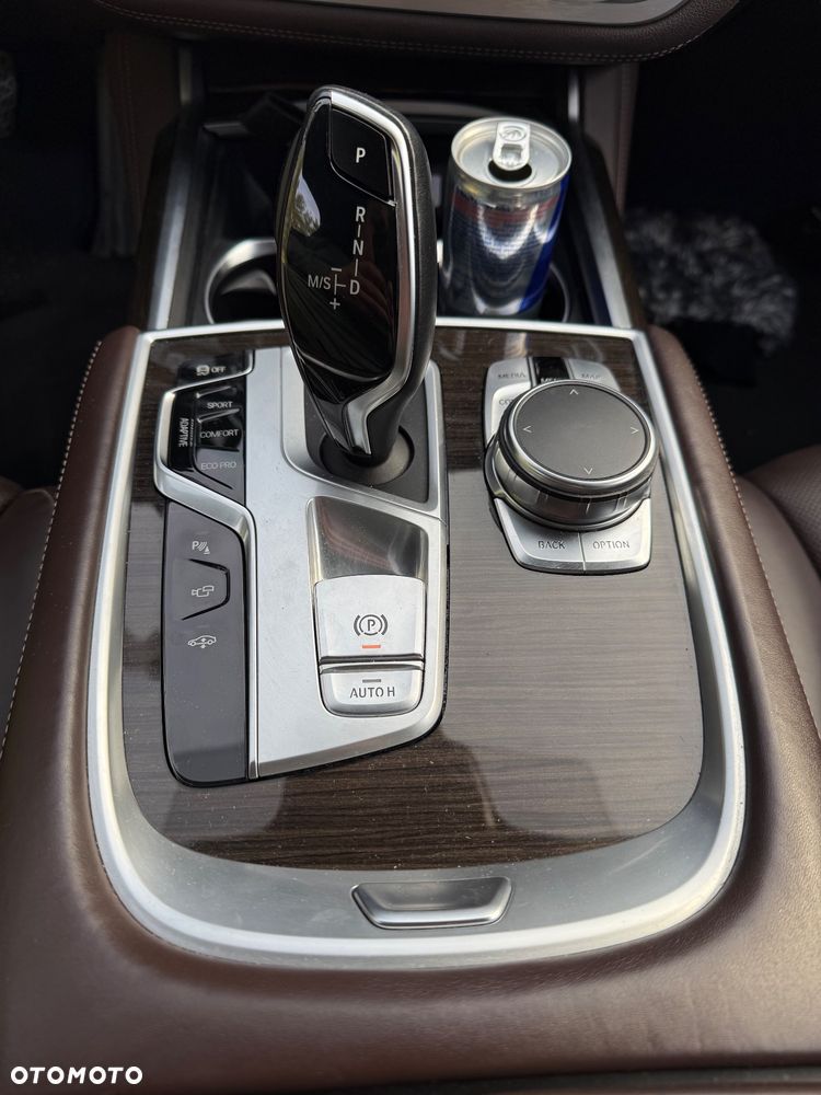 BMW Seria 7 - 10