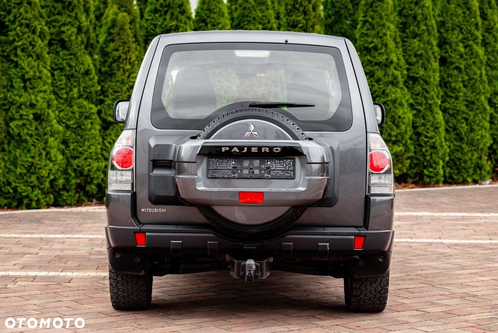 Mitsubishi Pajero 3.2 DI-D Automatik Final Edition - 12