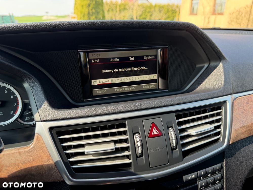 Mercedes-Benz Klasa E 200 CGI BlueEFFICIENCY 7G-TRONIC Elegance - 27