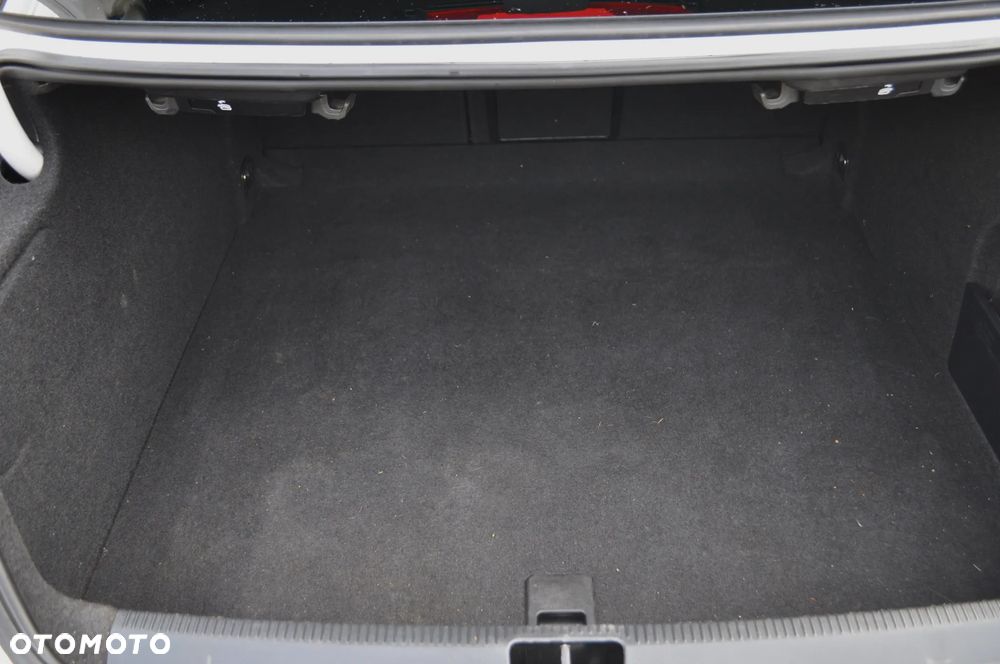 Volkswagen CC 2.0 TDI BlueMotion Technology - 10