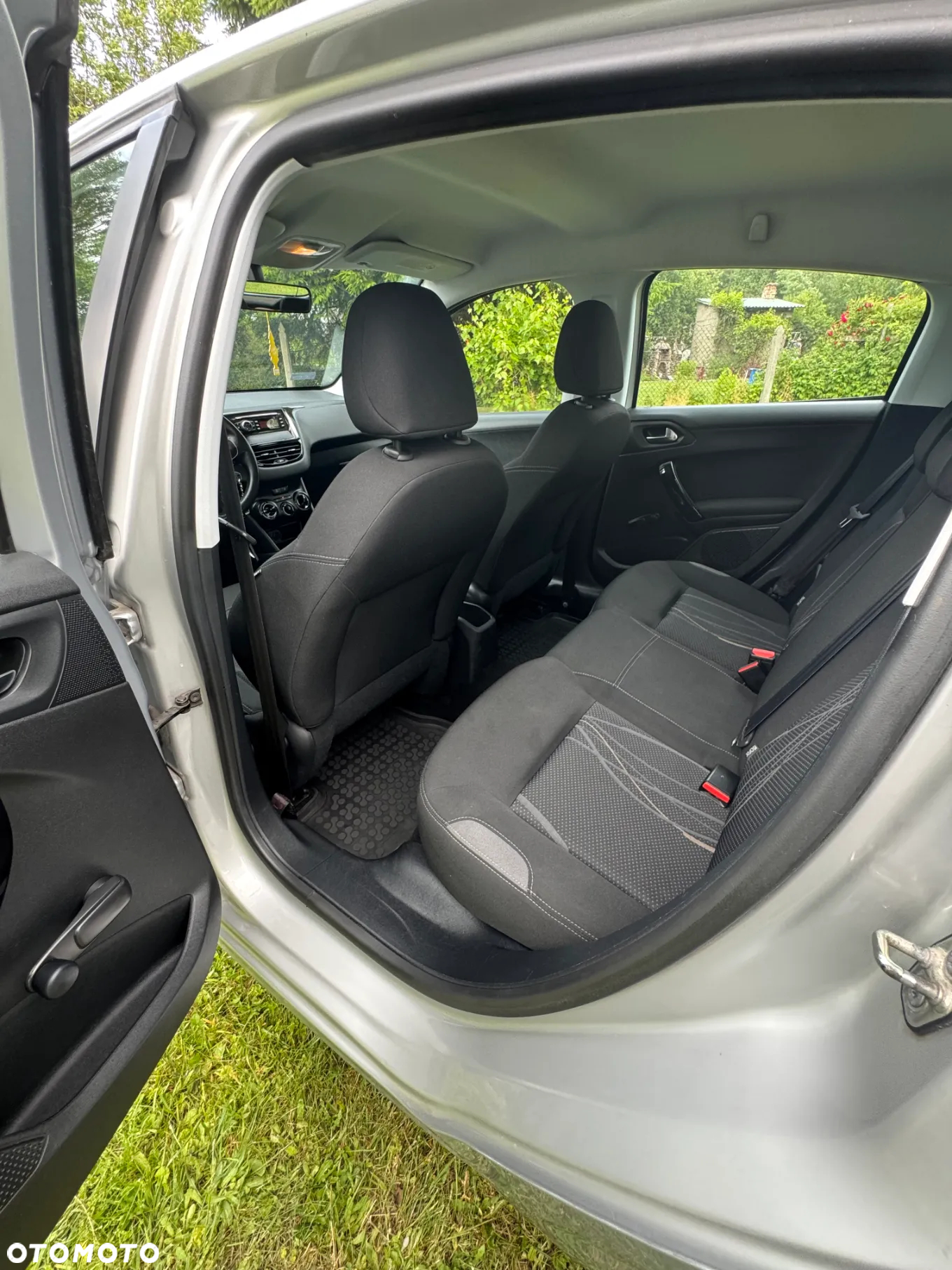 Peugeot 208 1.6 e-HDi Active STT - 18