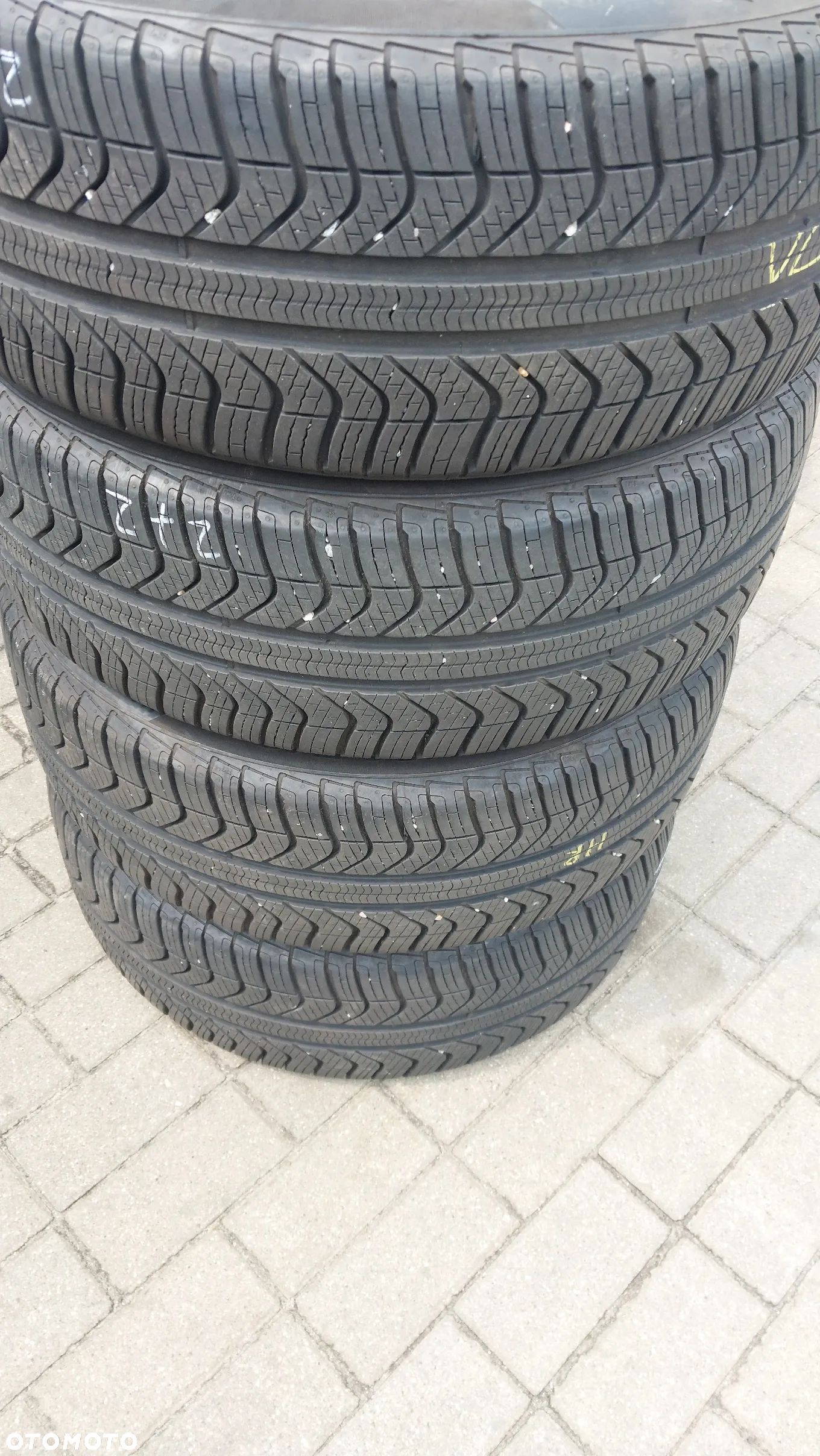 Komplet opon calorocznych PIRELLI 225/50 R18 CINTURATO ALLSEASON+ 99W XL - 1