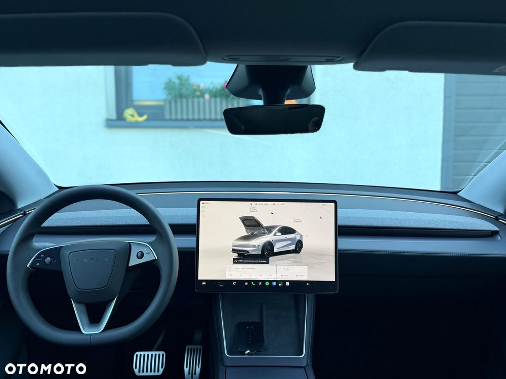 Tesla Model Y Long Range AWD - 25