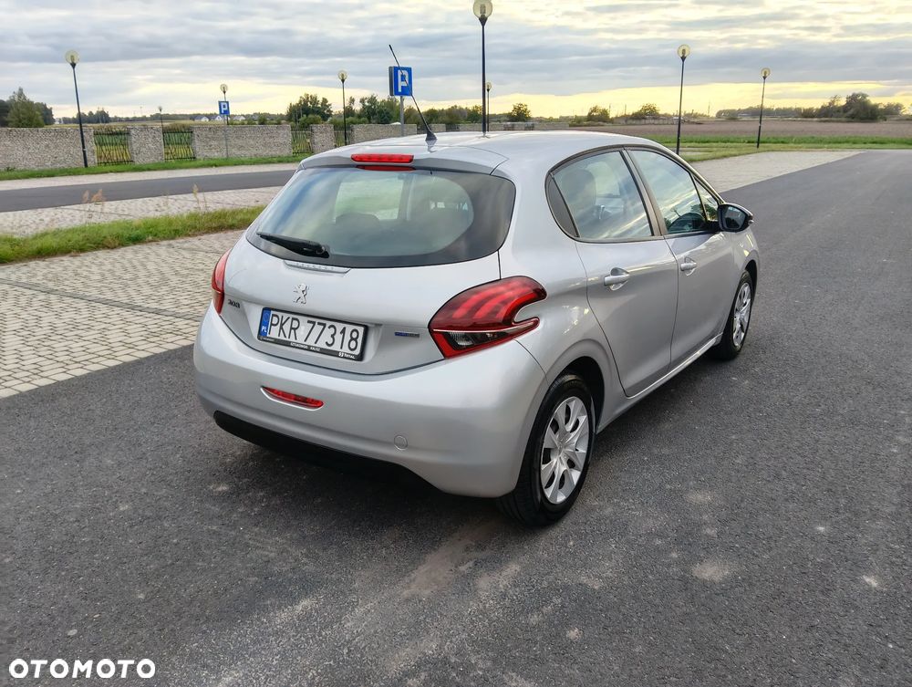 Peugeot 208 1.2 PureTech Style - 13