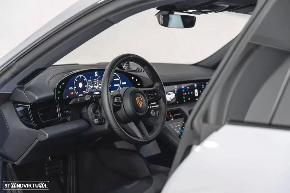 Porsche Taycan 4S - 27