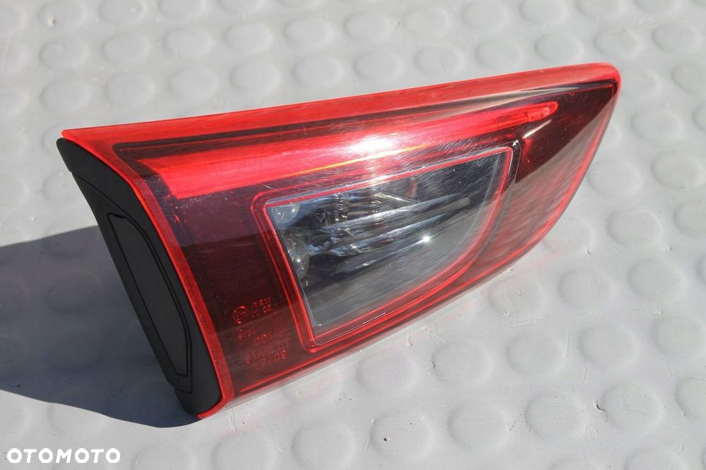 LAMPA W KLAPĘ LEWA TYLNA DB3D513G0 LEWY TYŁ MAZDA CX-3 15-18 - 7