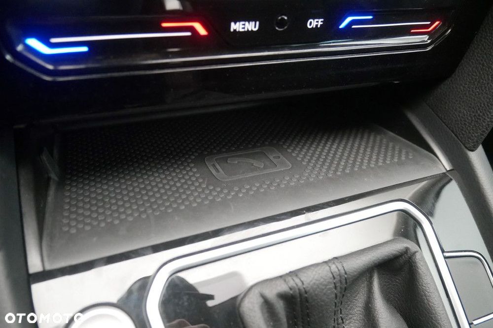 Volkswagen Passat Variant 2.0 TSI Elegance DSG - 27