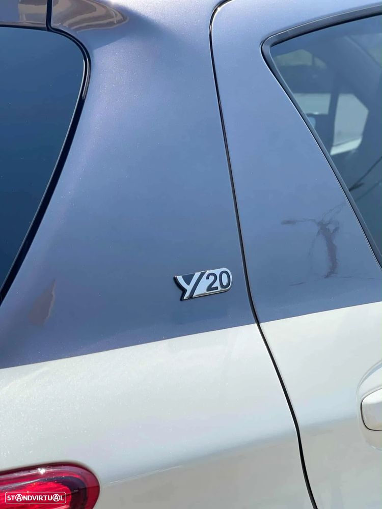 Toyota Yaris 1.5 HSD 20 Anos - 3