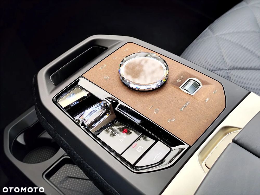 BMW iX xDrive40 76.6kWh Signature - 21