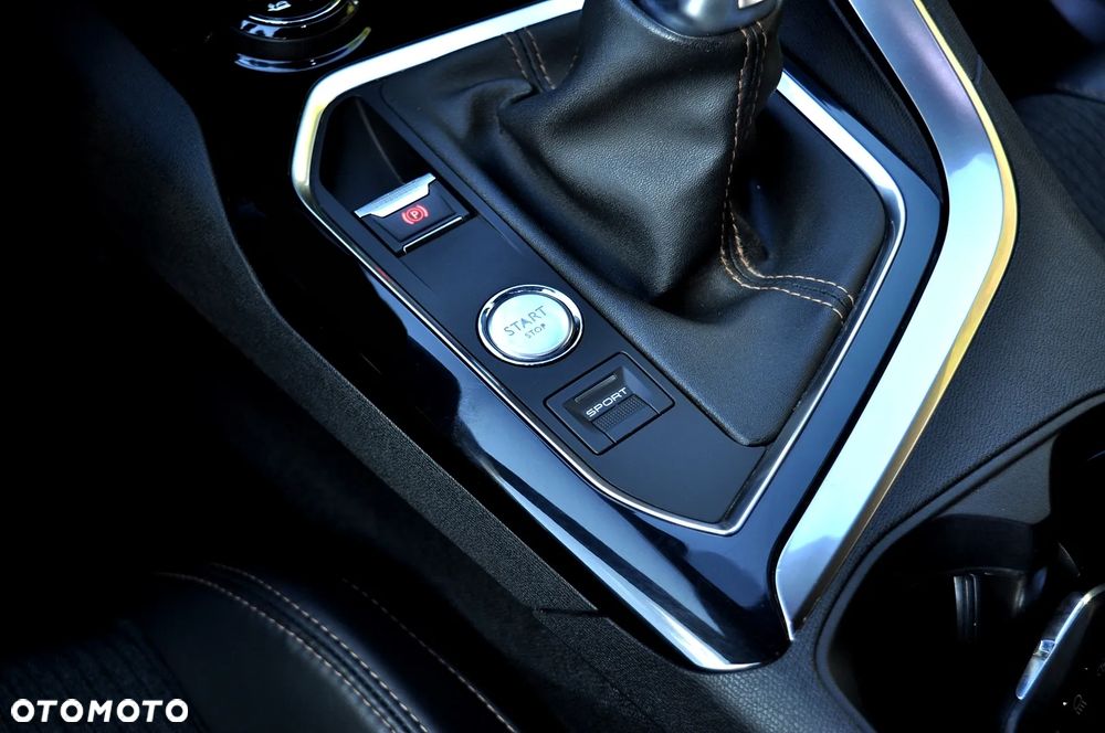 Peugeot 5008 1.2 PureTech Allure S&S - 33