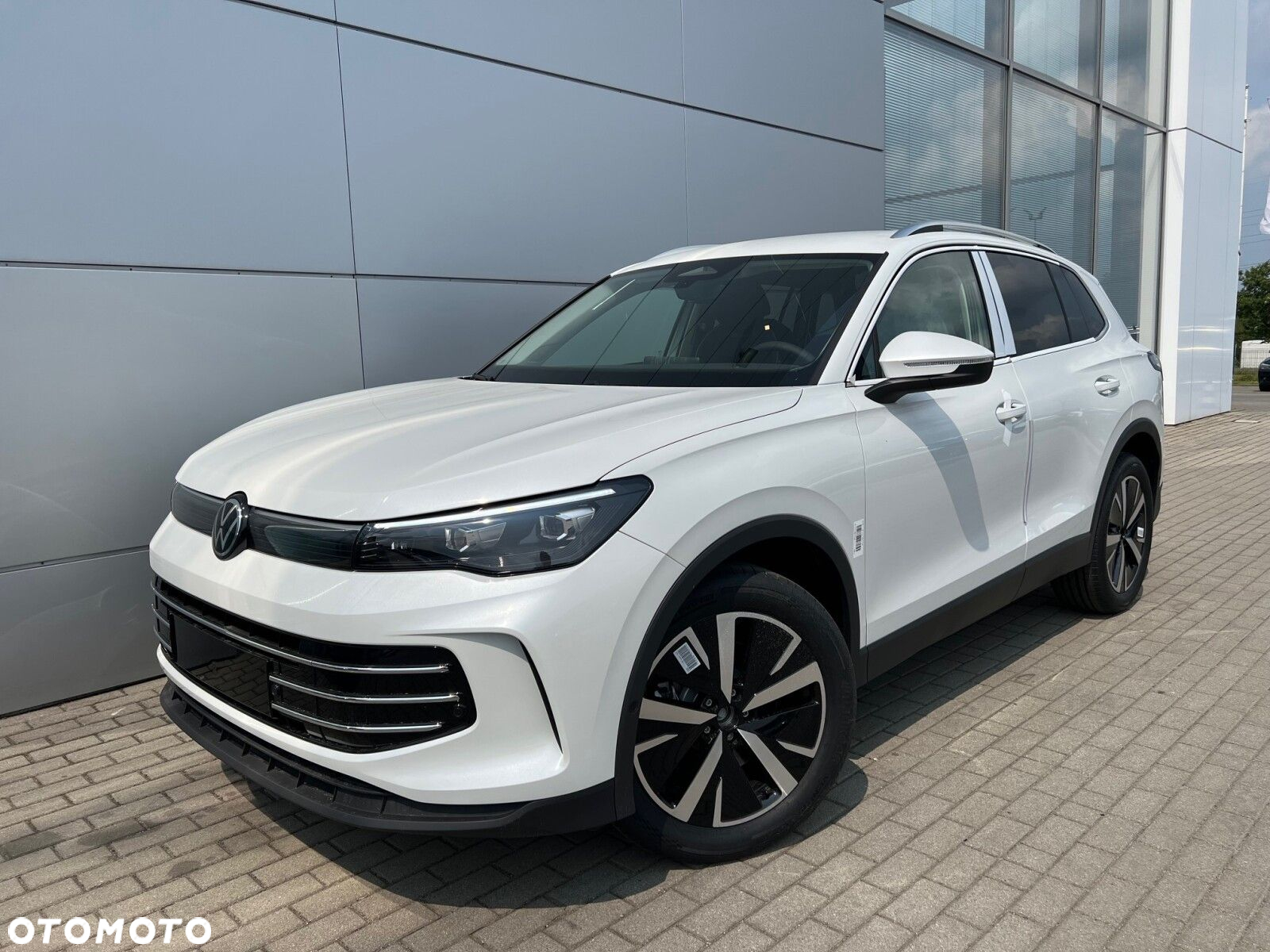 Volkswagen Tiguan 2.0 TDI Elegance DSG - 2