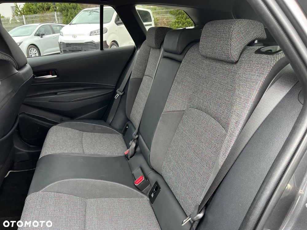 Toyota Corolla 2.0 Hybrid Style - 30