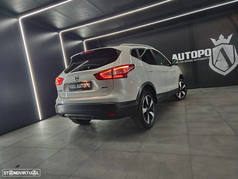 Nissan Qashqai 1.5 dCi N-Connecta 18 - 23